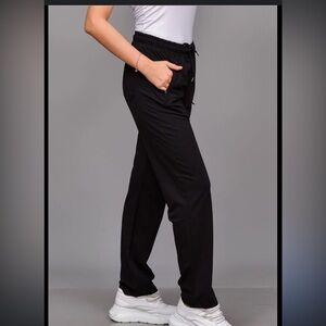 NWT The North Face Women's Aphrodite Motion Pants Black Size XXL.